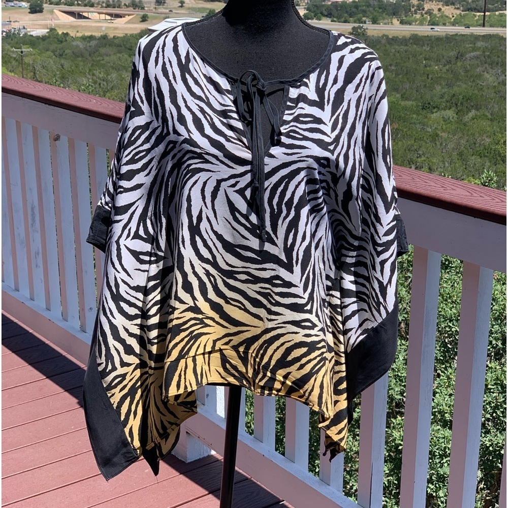 Karen Kane Silk Black White Zebra‎ Print Tunic